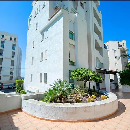 Nova - Sea View, Pool & Parking Apartman *